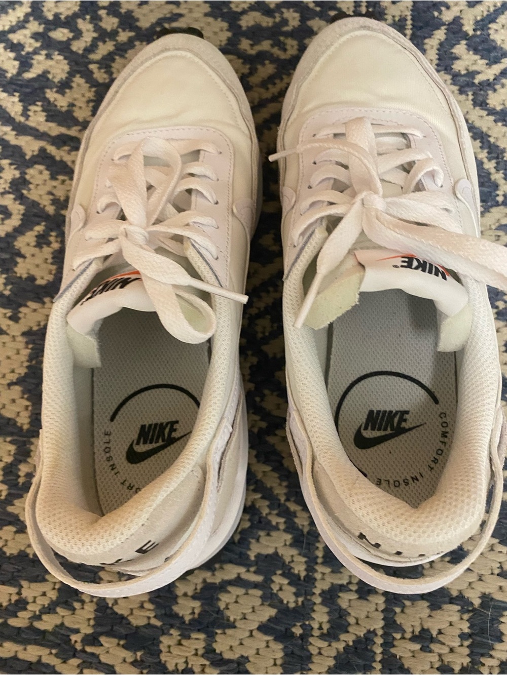 Nike Women’s Waffle Debut Sneakers - Picture 4 of 6